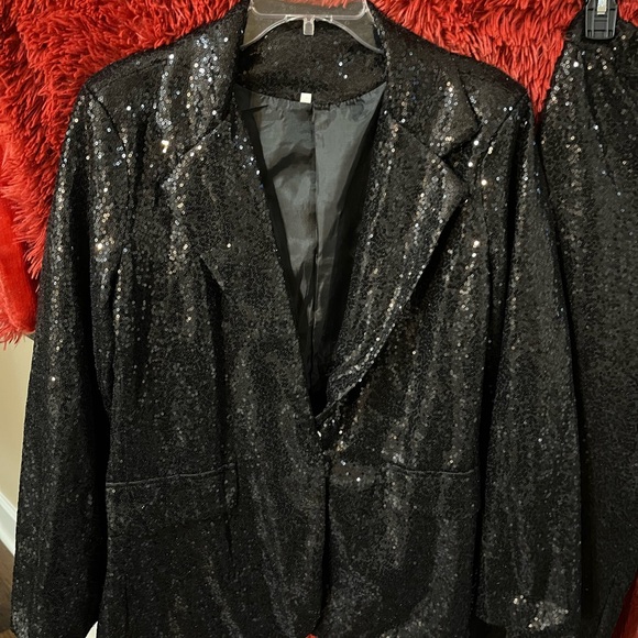 Black sequin ladies suit - Picture 1 of 16